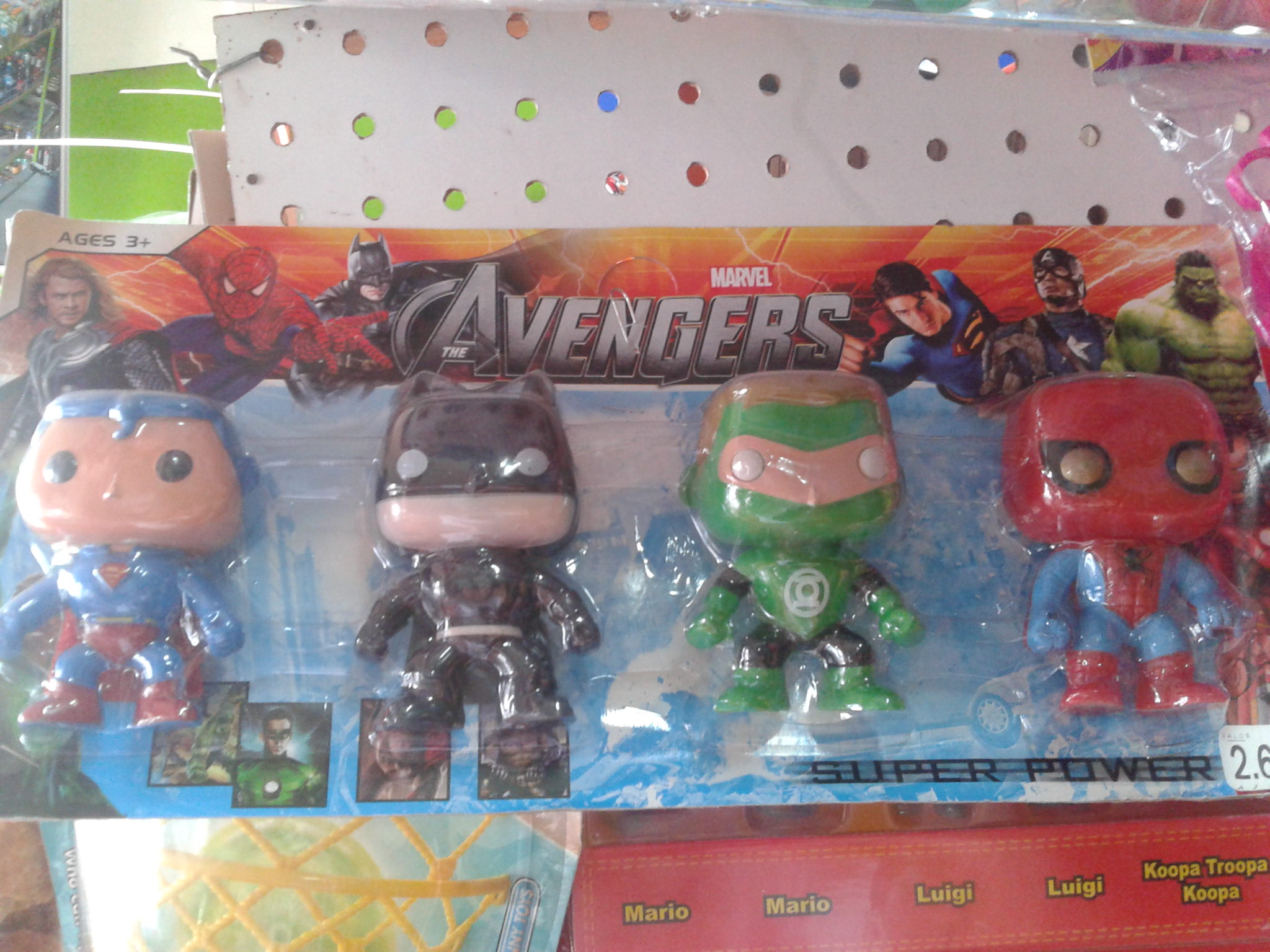 http://www.fortalezadelasoledad.com/images/notas/2012/12/3/dcavengers.jpg