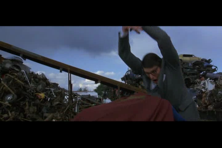 http://www.fortalezadelasoledad.com/notas/pifias/SupermanIII/vlcsnap-314007.png