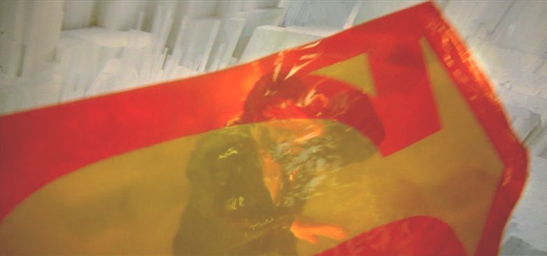 http://www.fortalezadelasoledad.com/notas/pifias/superman2/celofan2.jpg