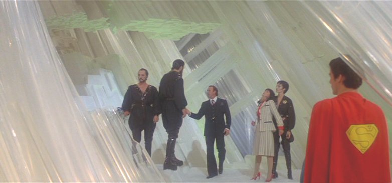 http://www.fortalezadelasoledad.com/notas/pifias/superman2/f2.jpg