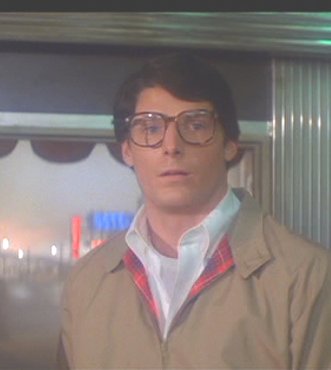 http://www.fortalezadelasoledad.com/notas/pifias/superman2/noche.jpg
