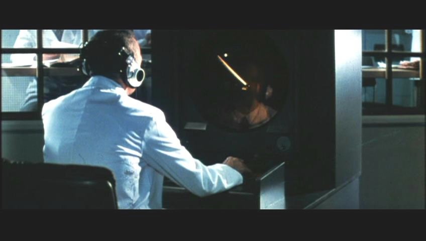 http://www.fortalezadelasoledad.com/notas/pifias/superman4deleted/lacy8.jpg